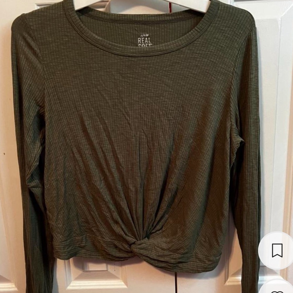 Aerie long sleeve top
Worn once